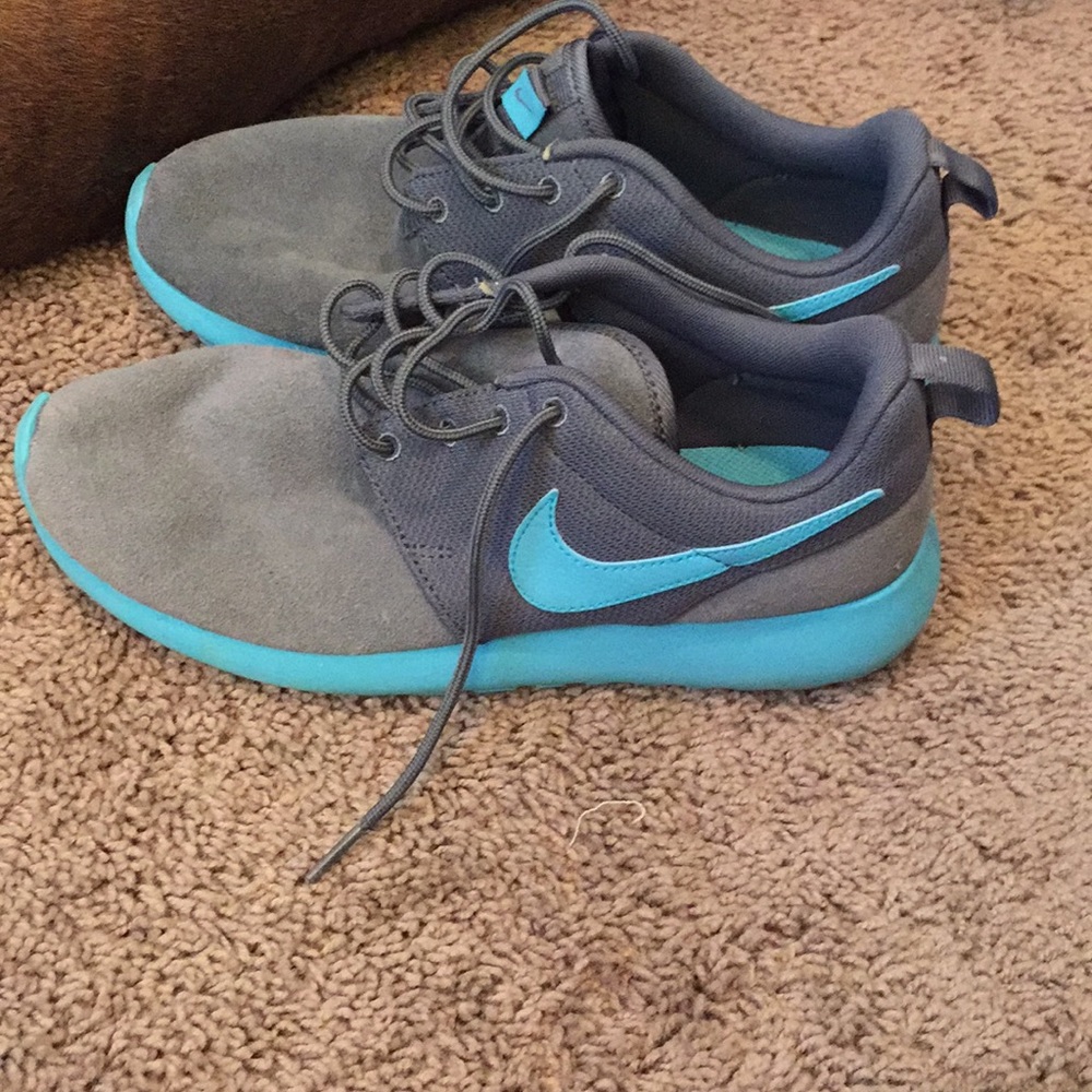 Nike - Picture 2 of 5